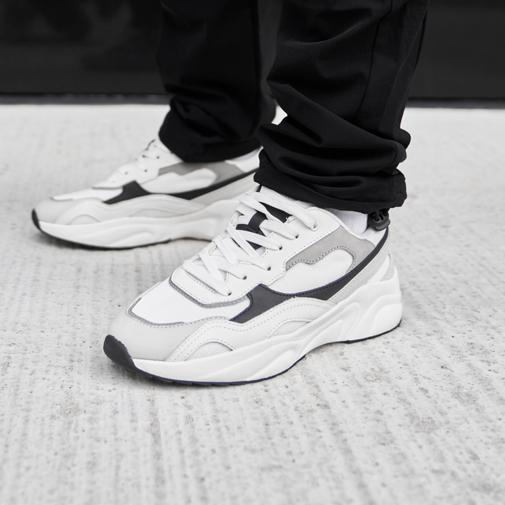 Ricardo Runner Trainer - White / Black