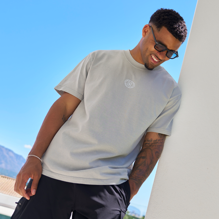 Bee Inspired Sagna Oversized T-Shirt in Faded Storm, oversized graphic tee with a laid-back fit, close-up