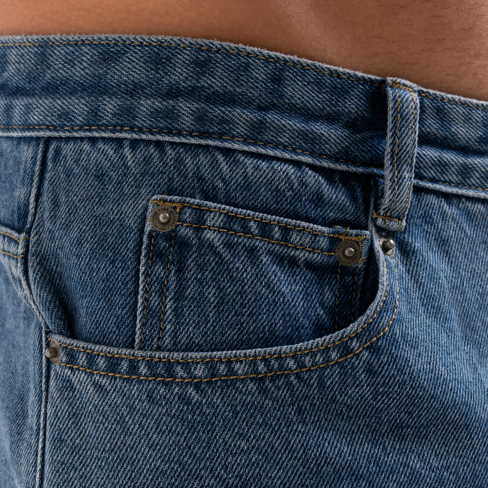 Garnacho Relaxed Jeans - Mid Blue