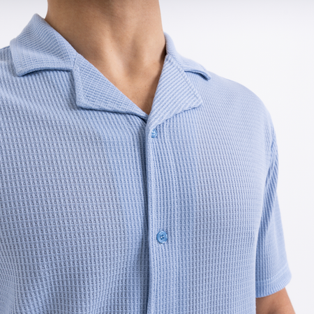 Bee Inspired Sommer Shirt in Ice Blue, relaxed fit shirt, part of the Sommer twin set, alternate angle